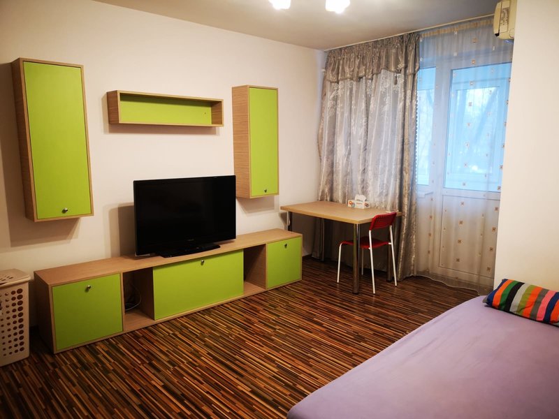 Drumul Taberei, Favorit,